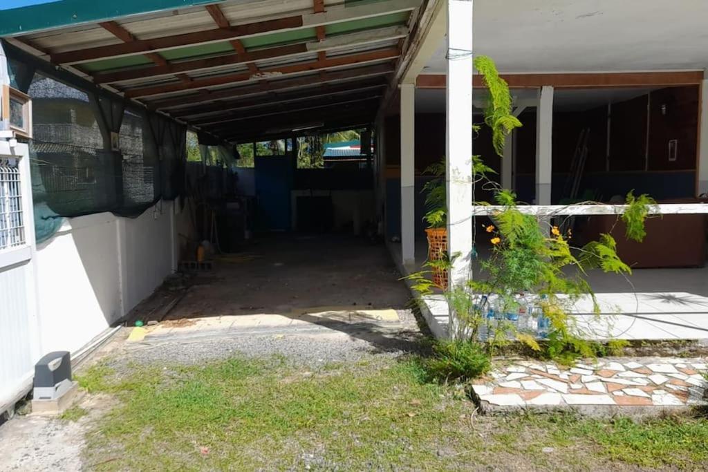 La Petite Maison, Spacieuse, Avec Jardin / Parking Sainte-Rose Kültér fotó